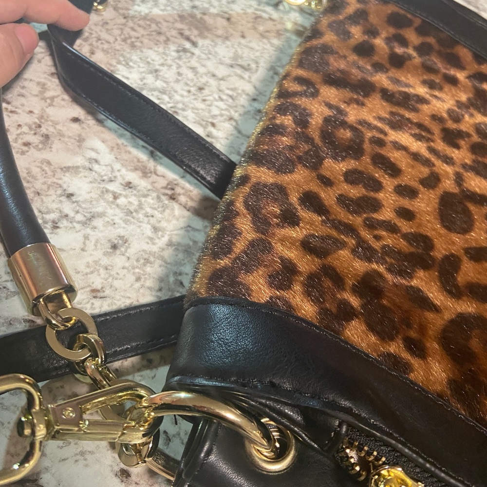 Micheal Kors Cheetah Print Crossbody Bag - Picture 9 of 10